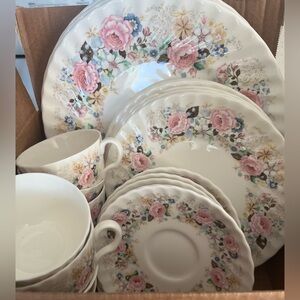Rose Garland MINTON 1793 Fine Bone China Made in England Minton Limited 1973 Set